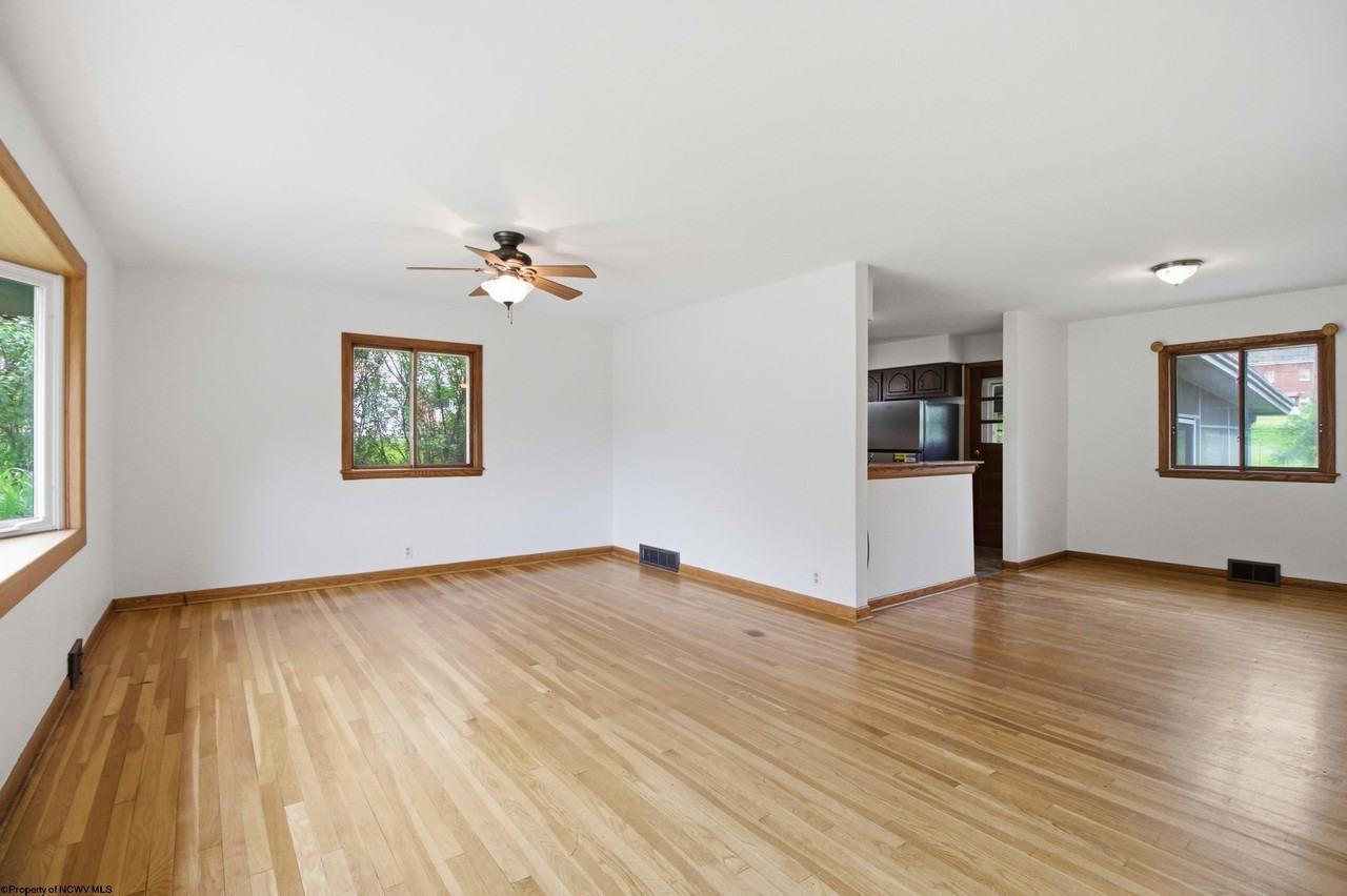 1217 Corvet Ave - Photo 4 of 30