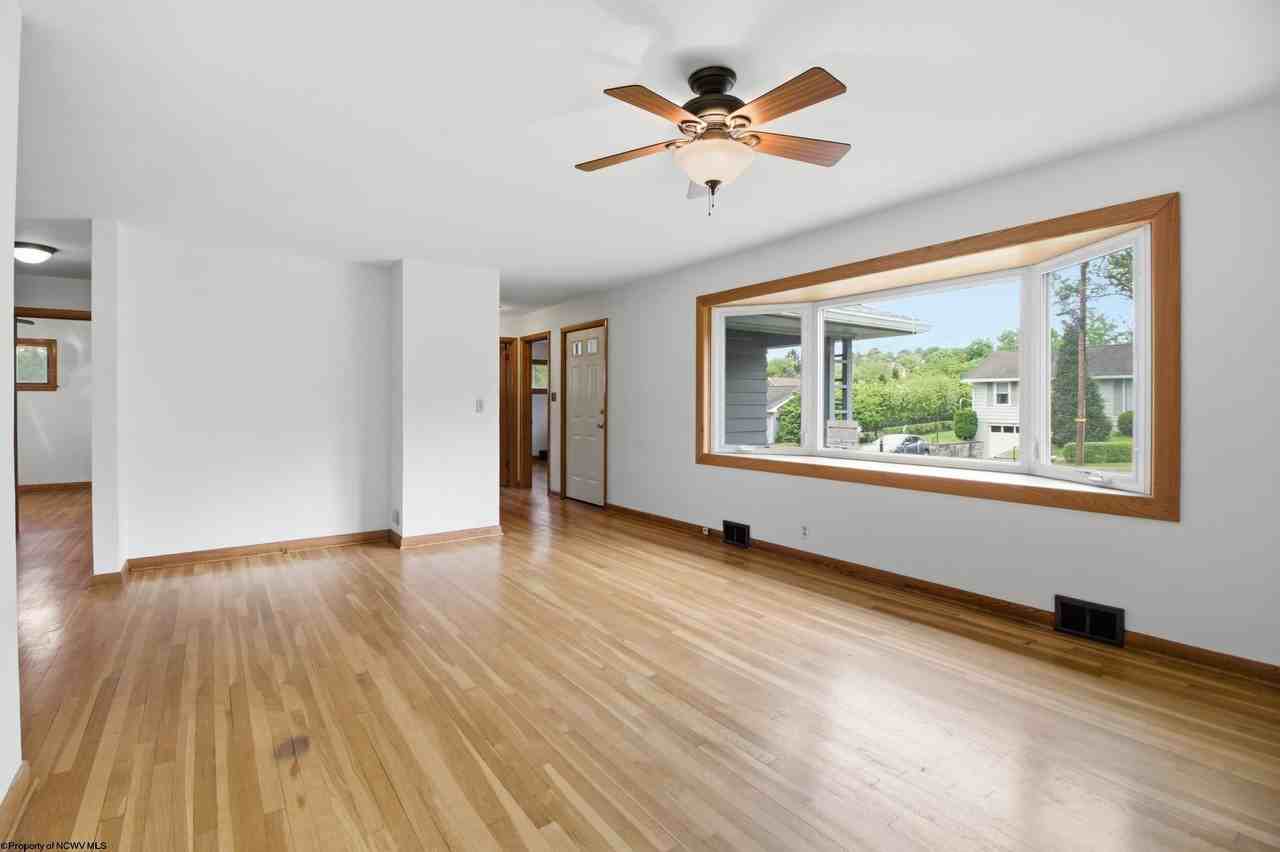 1217 Corvet Ave - Photo 6 of 30