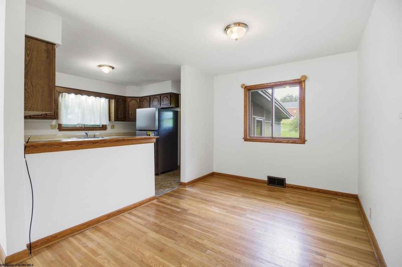 1217 Corvet Ave - Photo 7 of 30