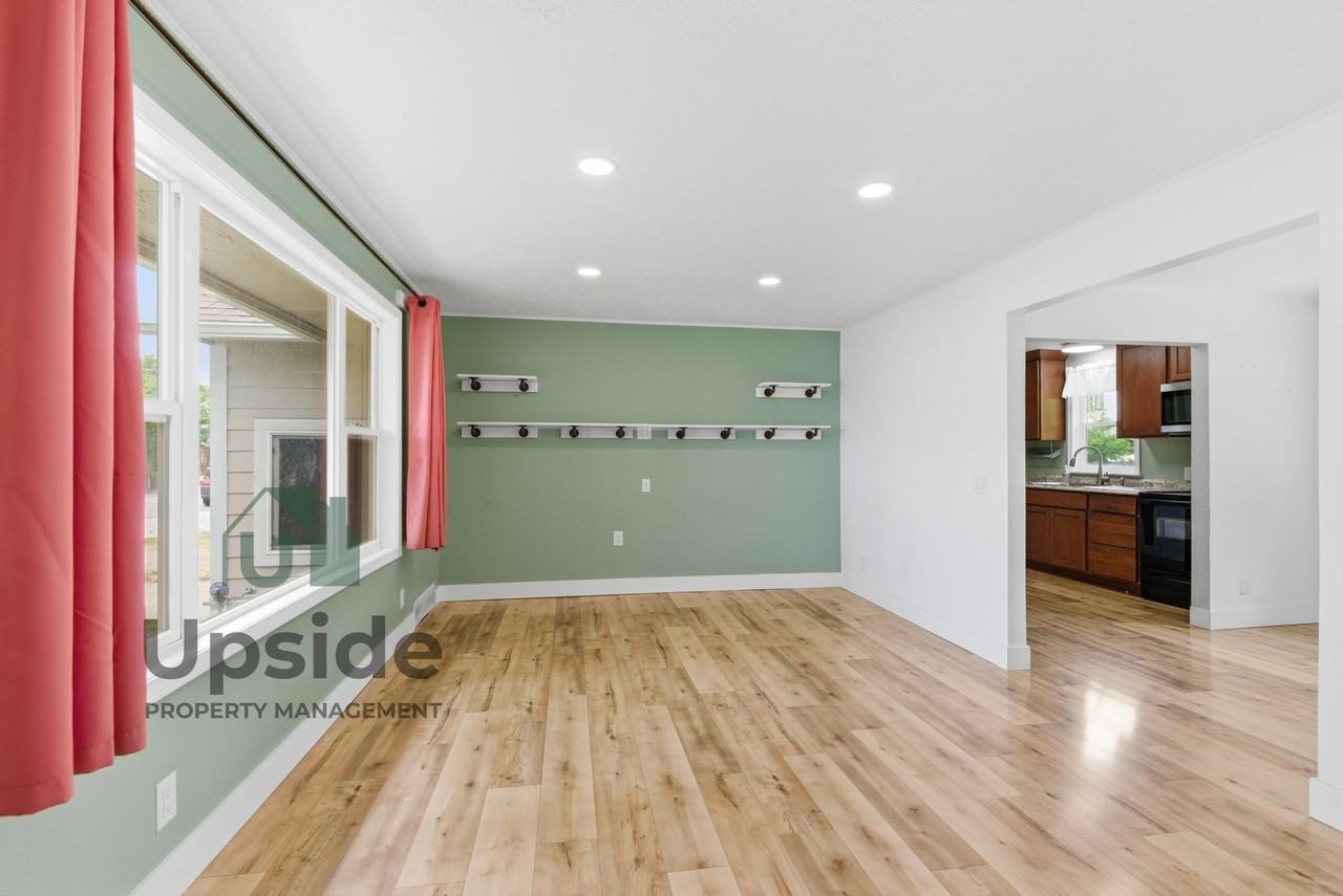 8719 E Valleyway Ave #1 - Photo 3 of 45