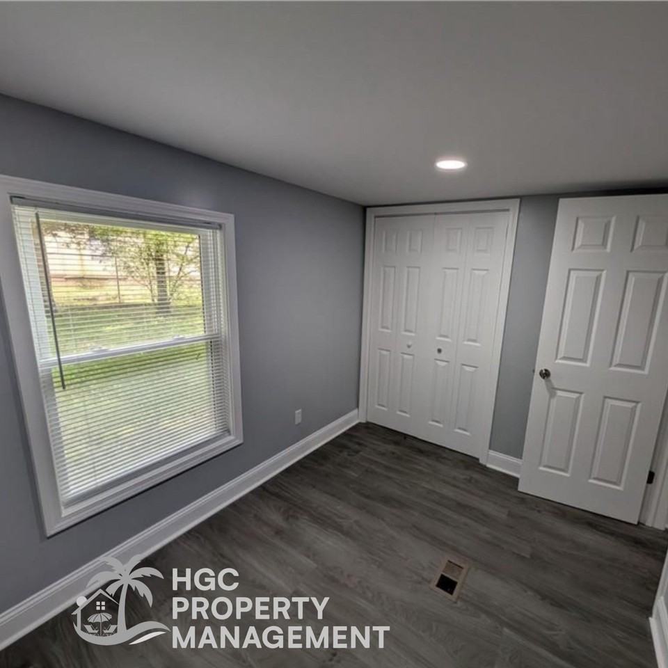 344 Wilshire Dr #1 - Photo 2 of 25