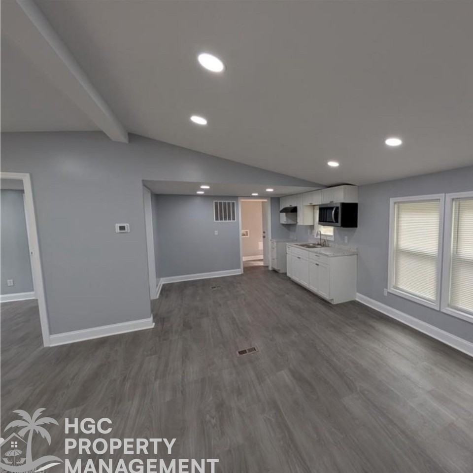 344 Wilshire Dr #1 - Photo 7 of 25