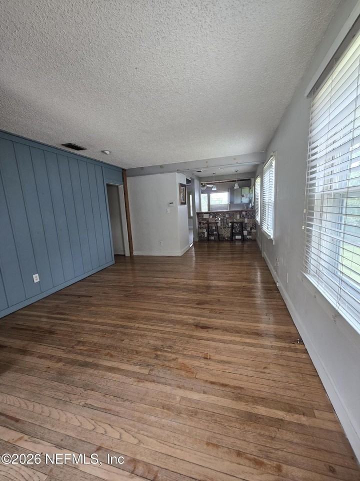 1822 Inwood Ter - Photo 3 of 23