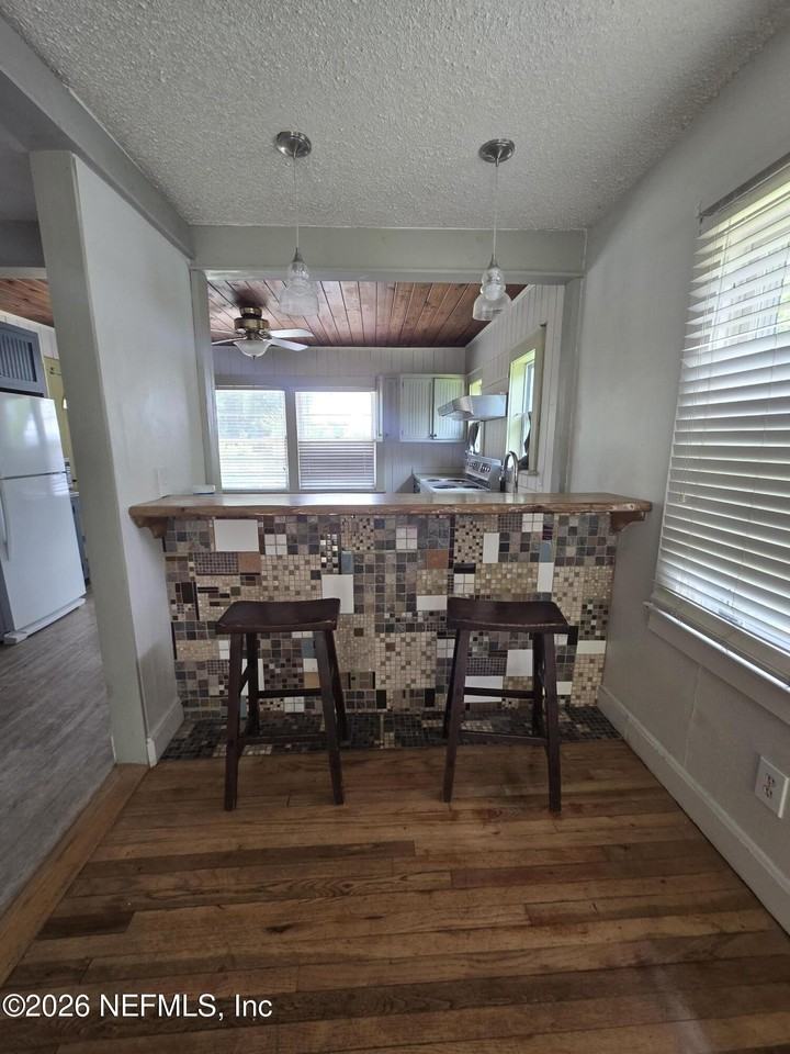 1822 Inwood Ter - Photo 4 of 23