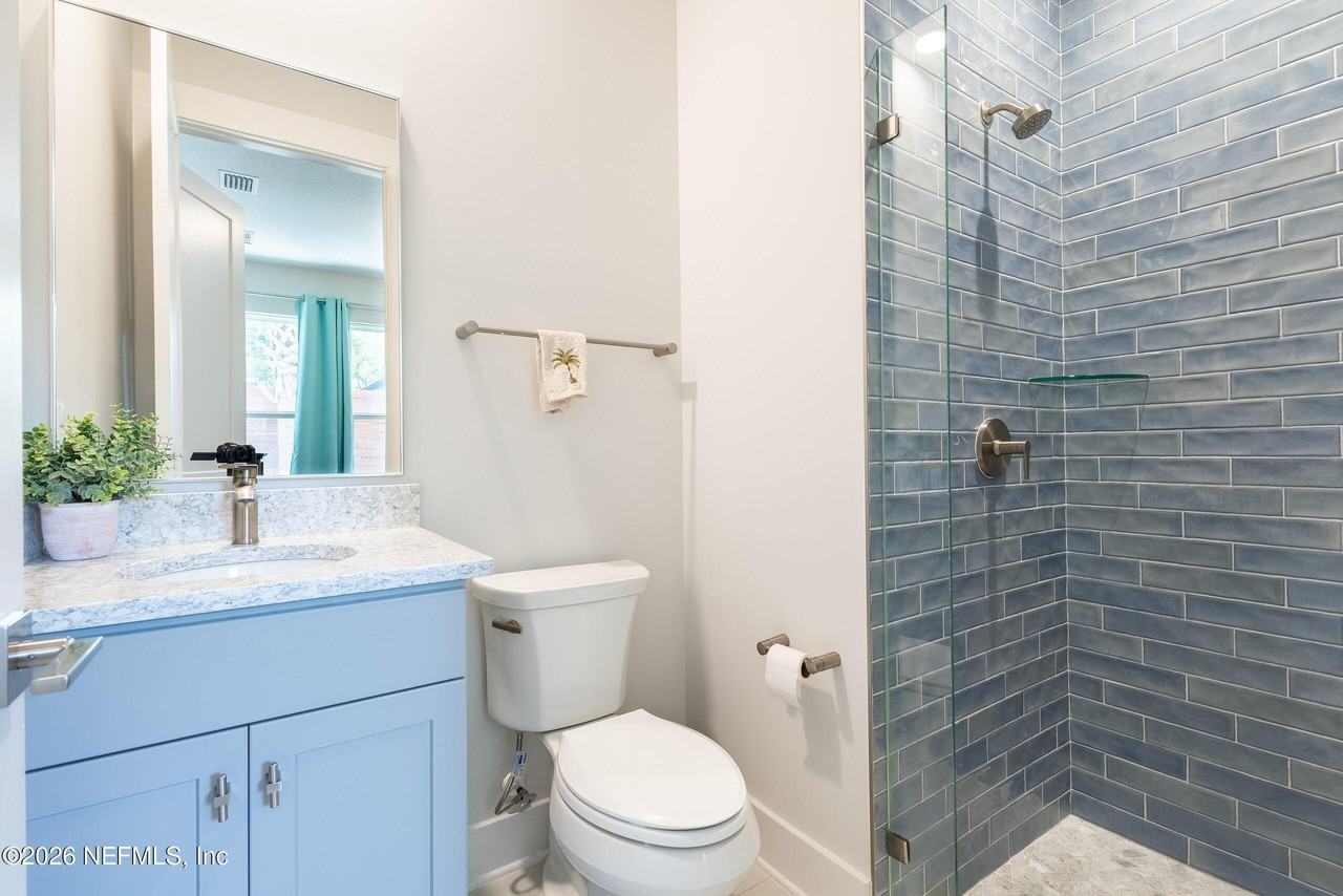1624 Piazza Pl - Photo 5 of 34
