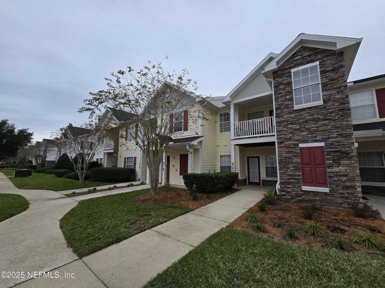 575 Oakleaf Plantation Pkwy #903 - Photo 3 of 50