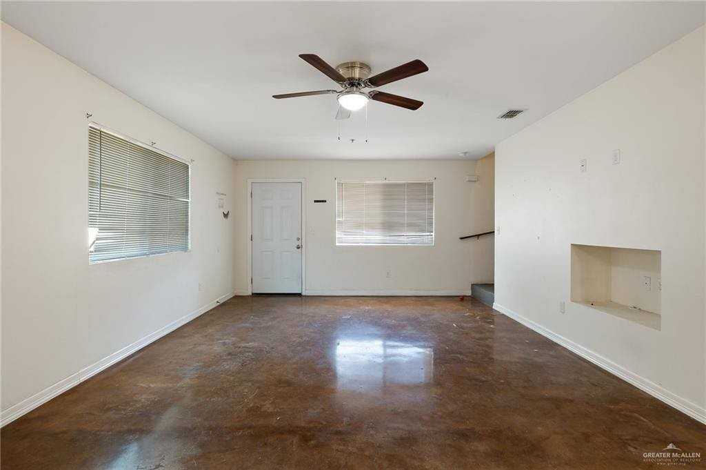 512 S 9th St #C - Photo 2 of 9