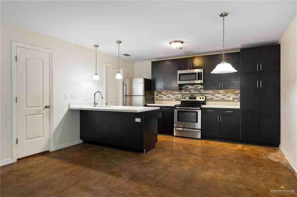 512 S 9th St #C - Photo 4 of 9