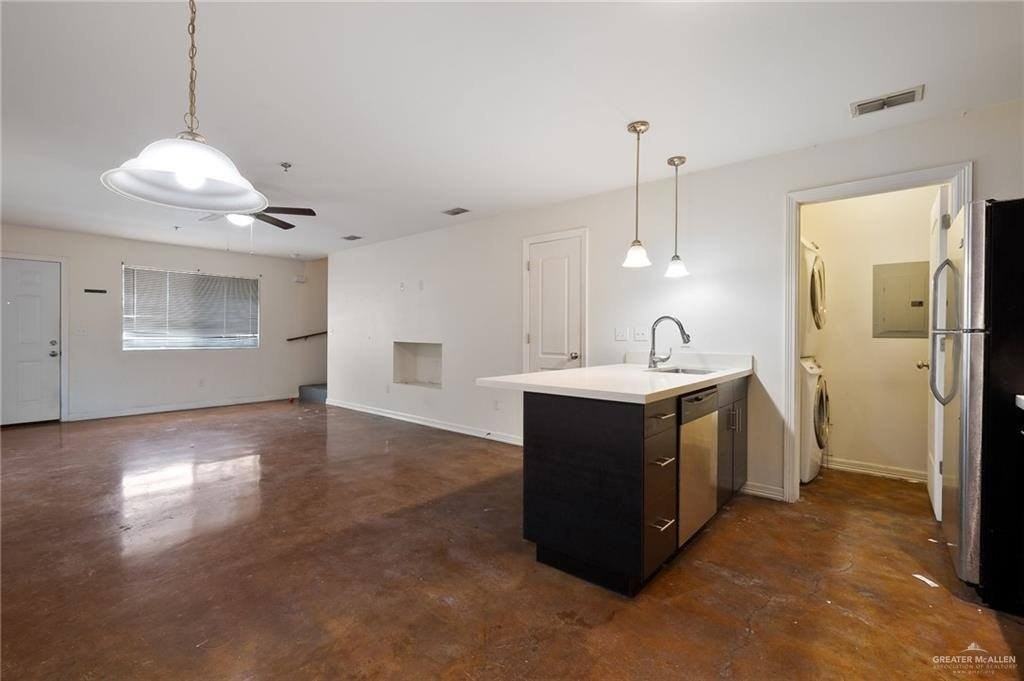 512 S 9th St #C - Photo 5 of 9