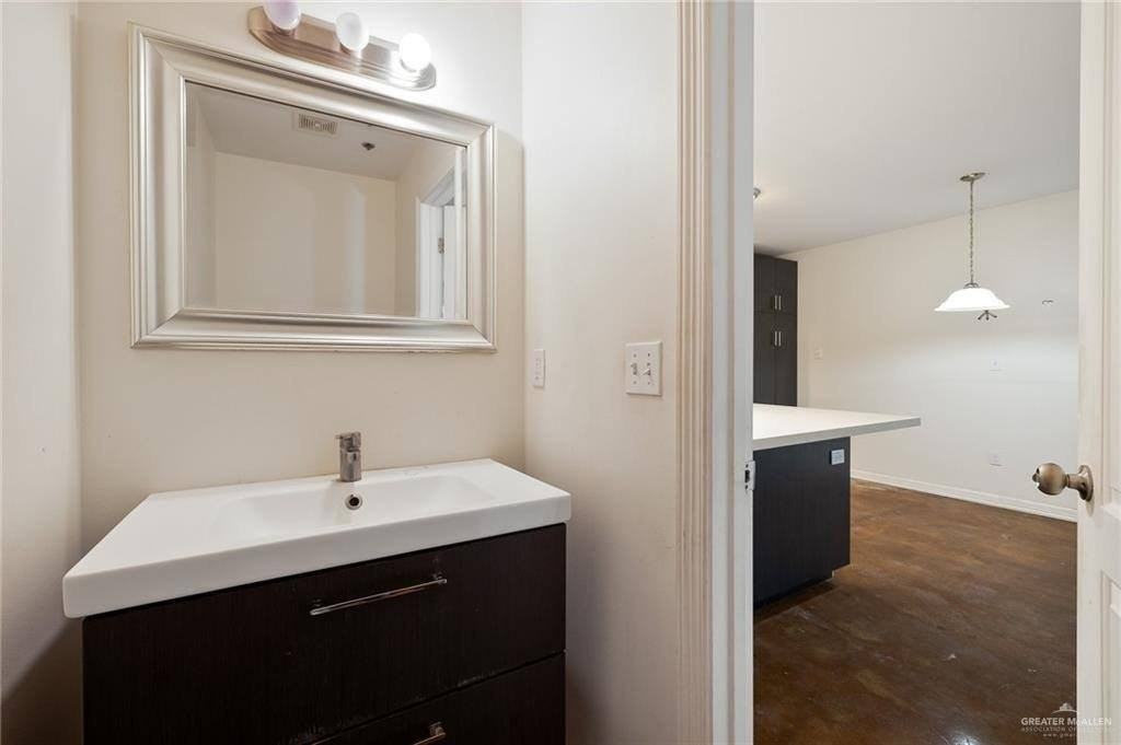 512 S 9th St #C - Photo 6 of 9