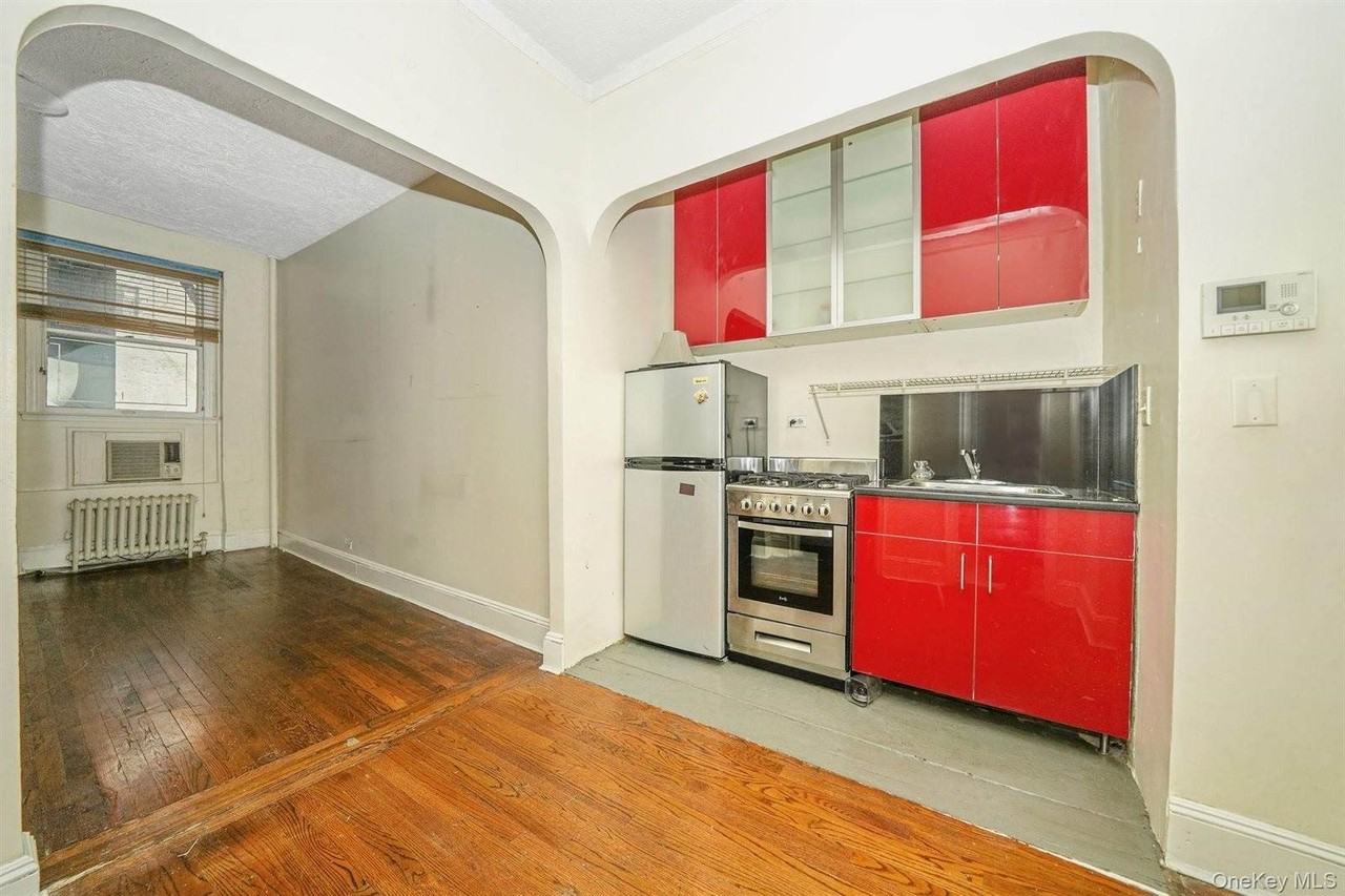 363 3rd Ave #2B - Photo 4 of 12