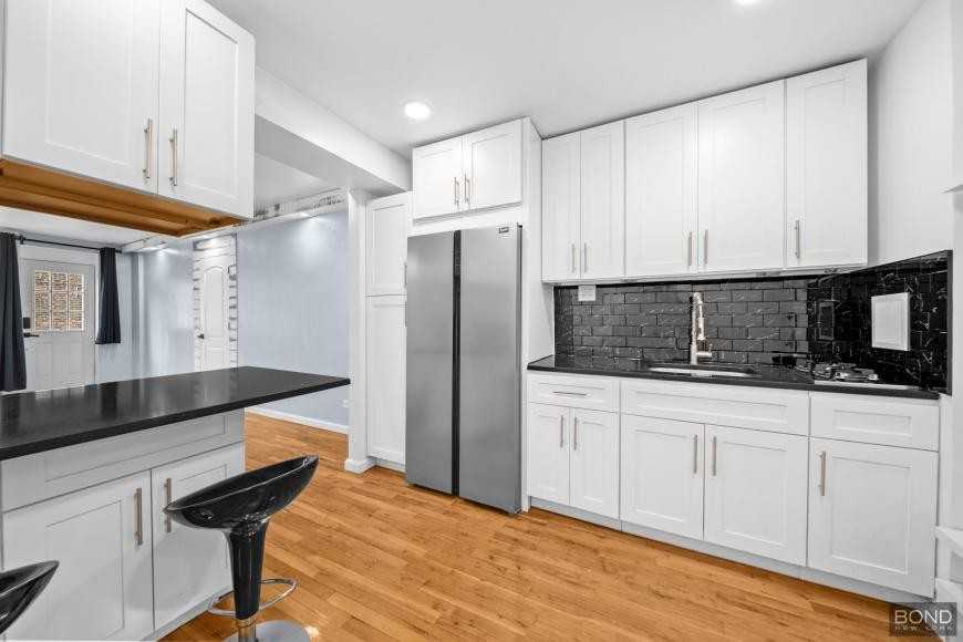 1350 E 5th St - Photo 3 of 7