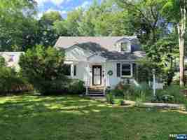 featured image of 353 Downs St