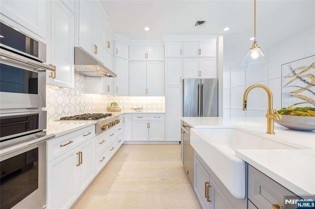 3 Woodmont Cir - Photo 5 of 49