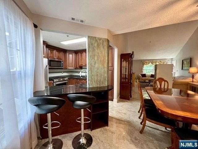 1029 Castle Rd - Photo 3 of 17