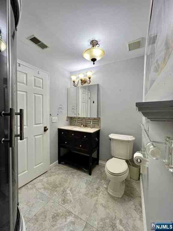 1029 Castle Rd - Photo 5 of 17