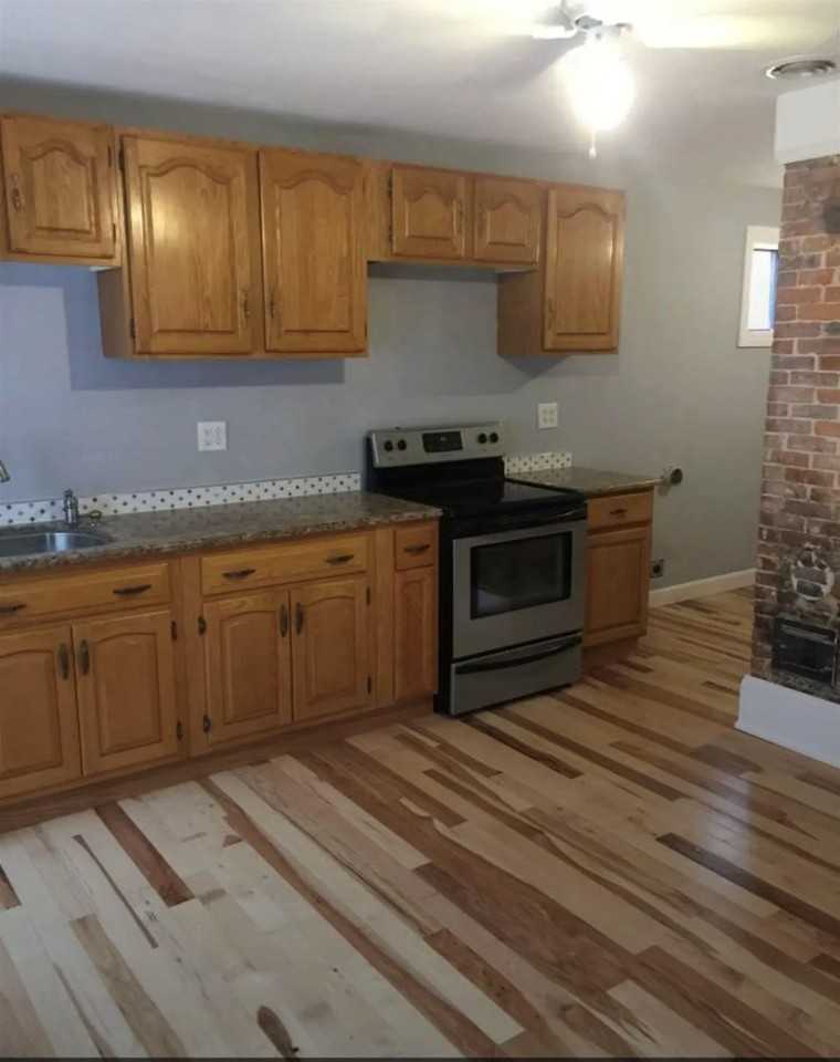 147 N State St #3 - Photo 4 of 15
