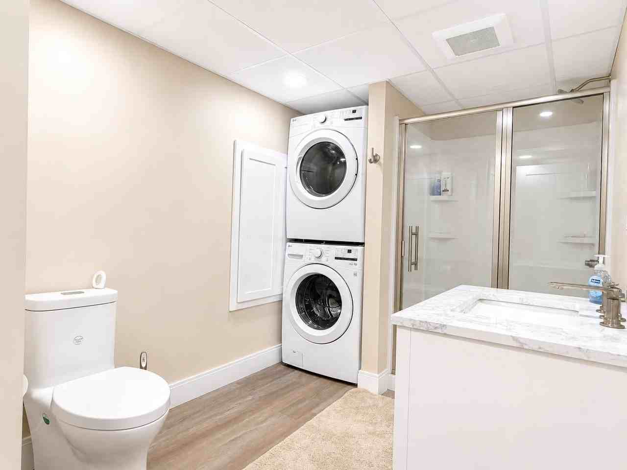 308 Portsmouth Ave - Photo 3 of 7