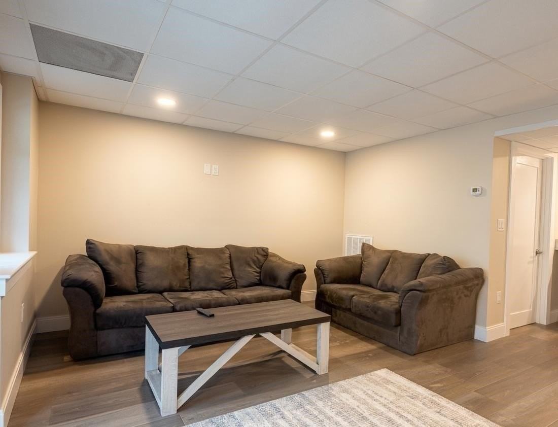 308 Portsmouth Ave - Photo 4 of 7