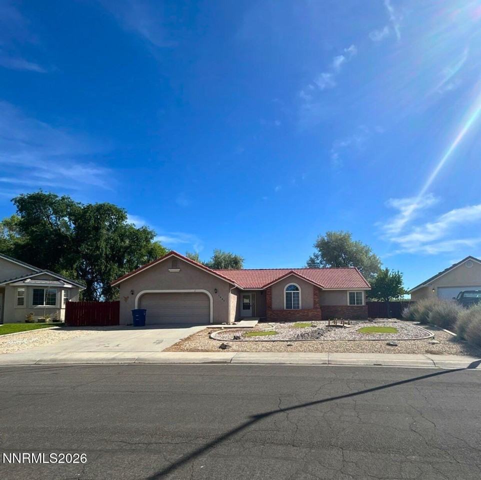 1227 Green Valley Dr - Photo 2 of 21