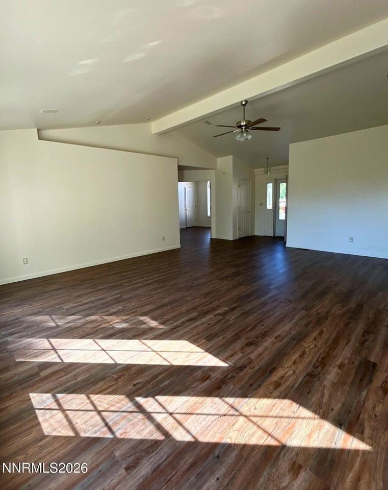 1227 Green Valley Dr - Photo 4 of 21