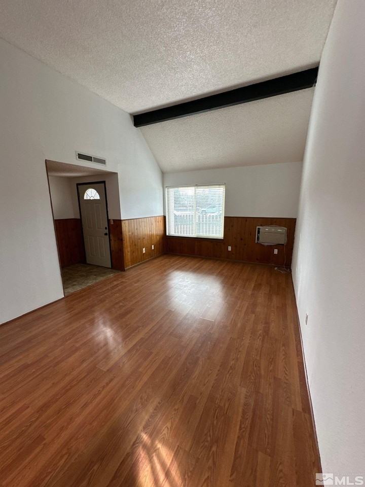 1005 Baywood Dr Apt A - Photo 2 of 13