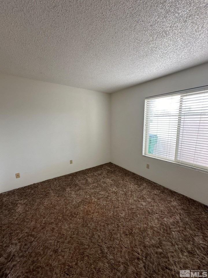 1005 Baywood Dr Apt A - Photo 5 of 13