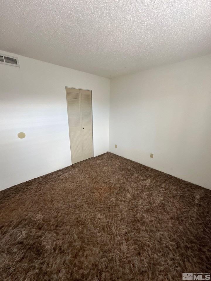 1005 Baywood Dr Apt A - Photo 6 of 13