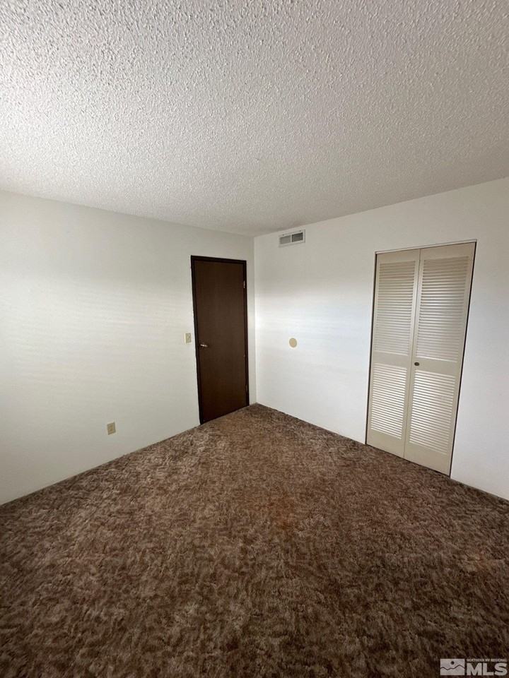 1005 Baywood Dr Apt A - Photo 7 of 13