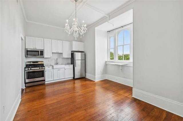 1309 Dauphine St #6 - Photo 2 of 12