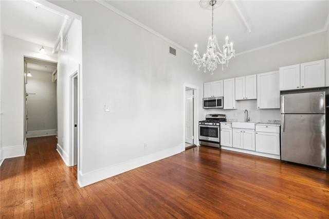 1309 Dauphine St #6 - Photo 5 of 12