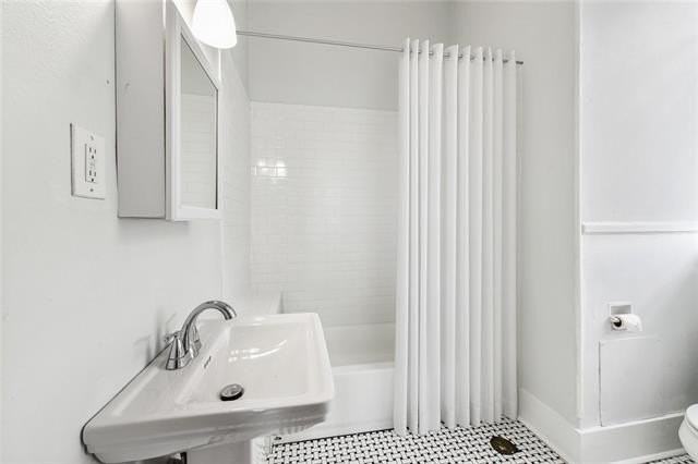 1309 Dauphine St #6 - Photo 6 of 12