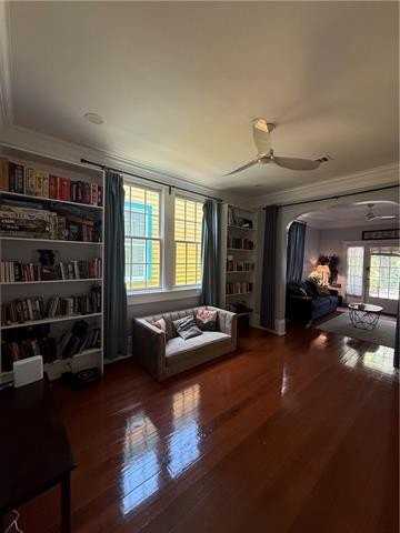 535 Bouny St - Photo 7 of 33