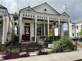 featured image of 3528 Magazine St