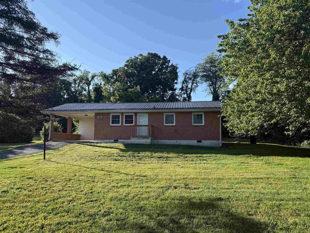 1610 Mud Pike - Photo 2 of 22