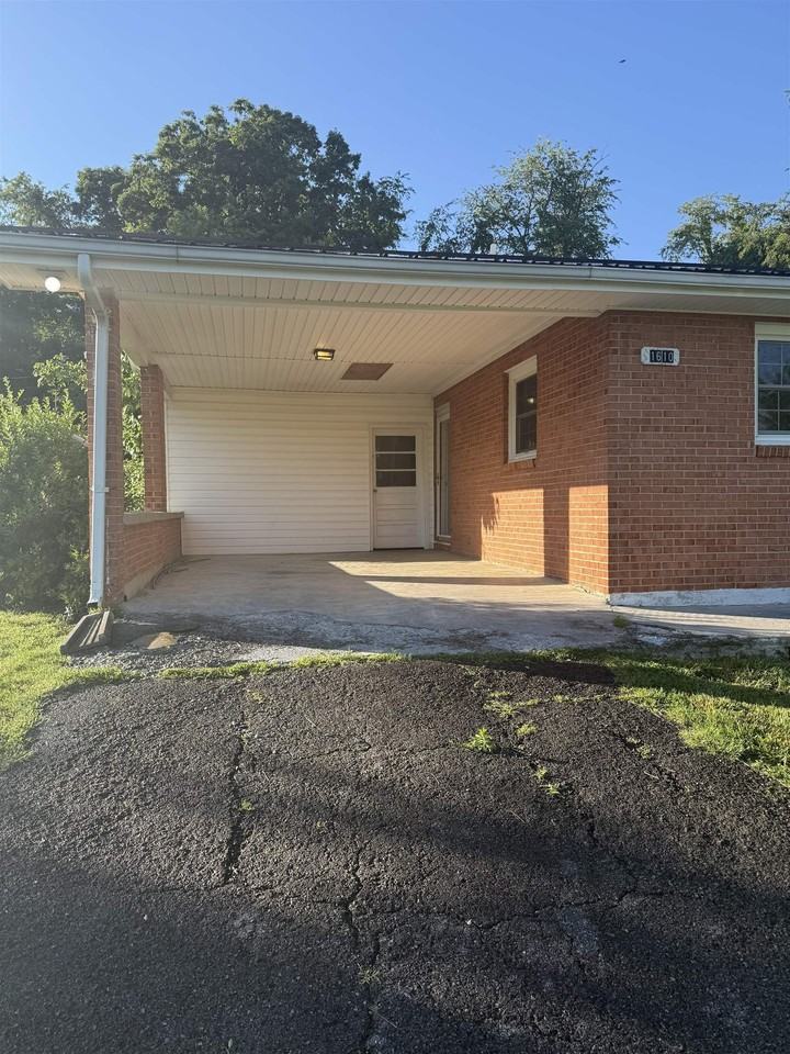 1610 Mud Pike - Photo 3 of 22