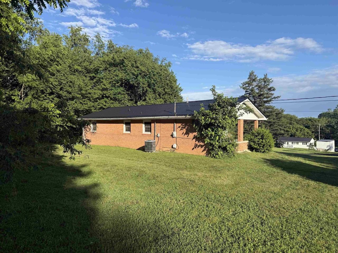 1610 Mud Pike - Photo 4 of 22