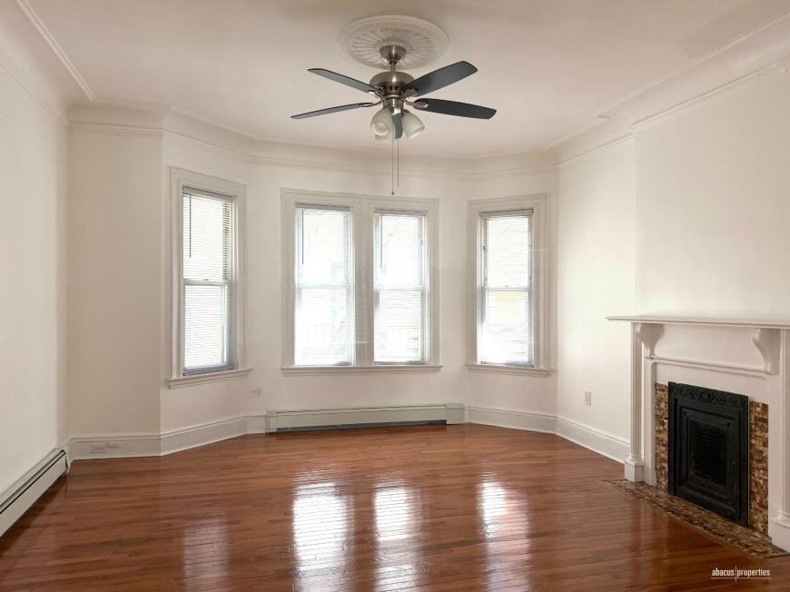 1918 Cortelyou Rd - Photo 2 of 10