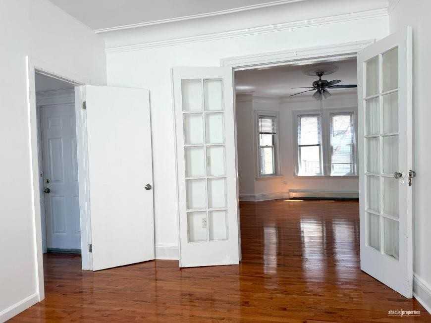 1918 Cortelyou Rd - Photo 7 of 10