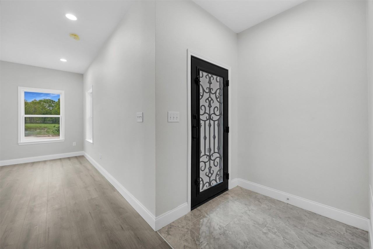 407 N Dallas St - Photo 5 of 25