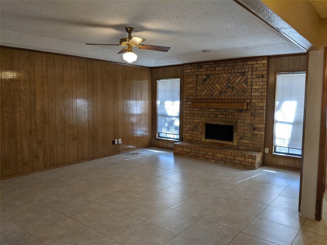 204 Bremen Dr - Photo 6 of 15