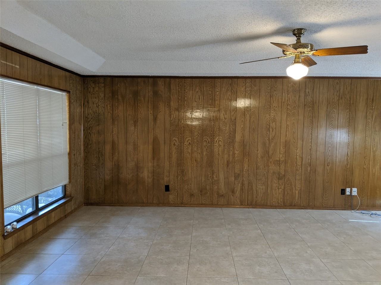 204 Bremen Dr - Photo 7 of 15