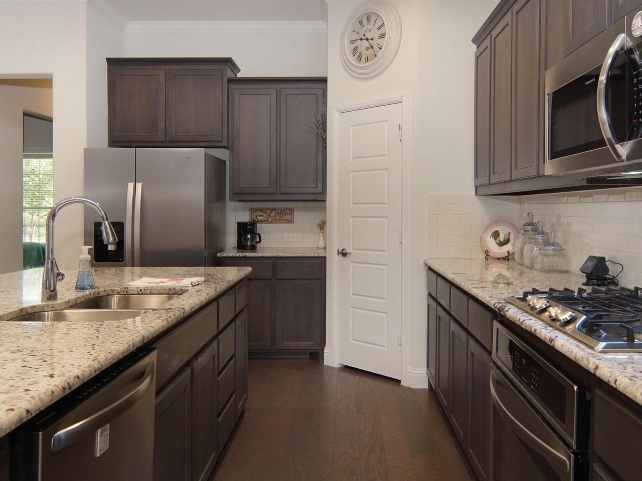 721 10th St - Photo 6 of 23