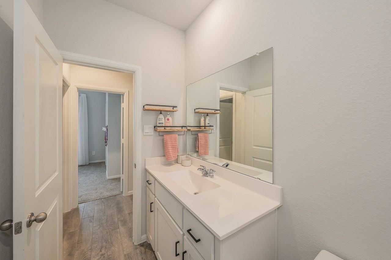 156 Birch St - Photo 6 of 19