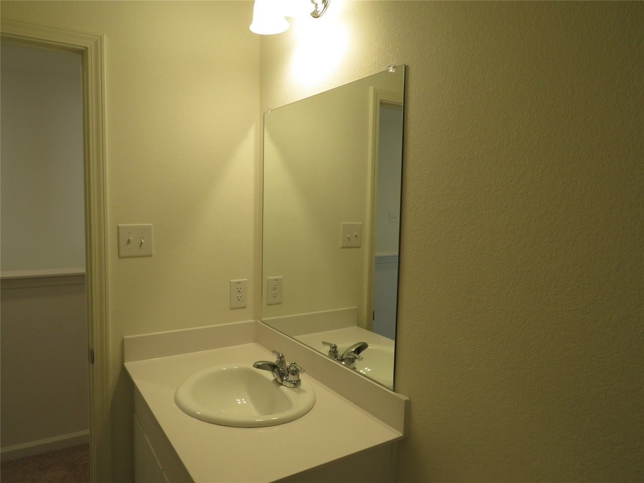 1906 Chapel Hill Rd - Photo 6 of 36