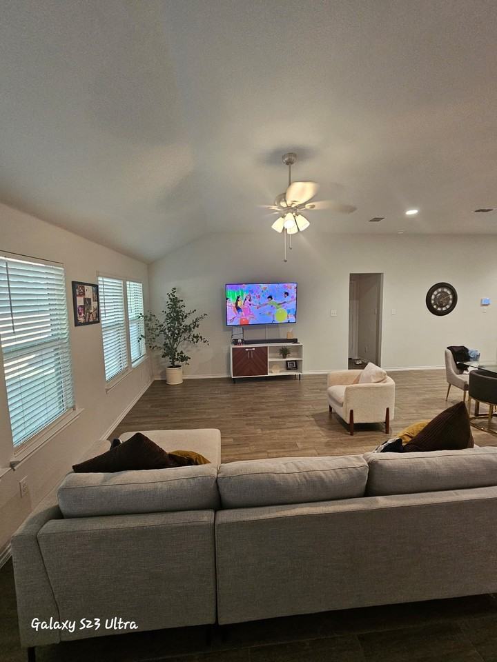 5740 Brookville Dr - Photo 6 of 15
