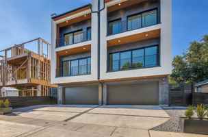 featured image of 4525 Weldon St