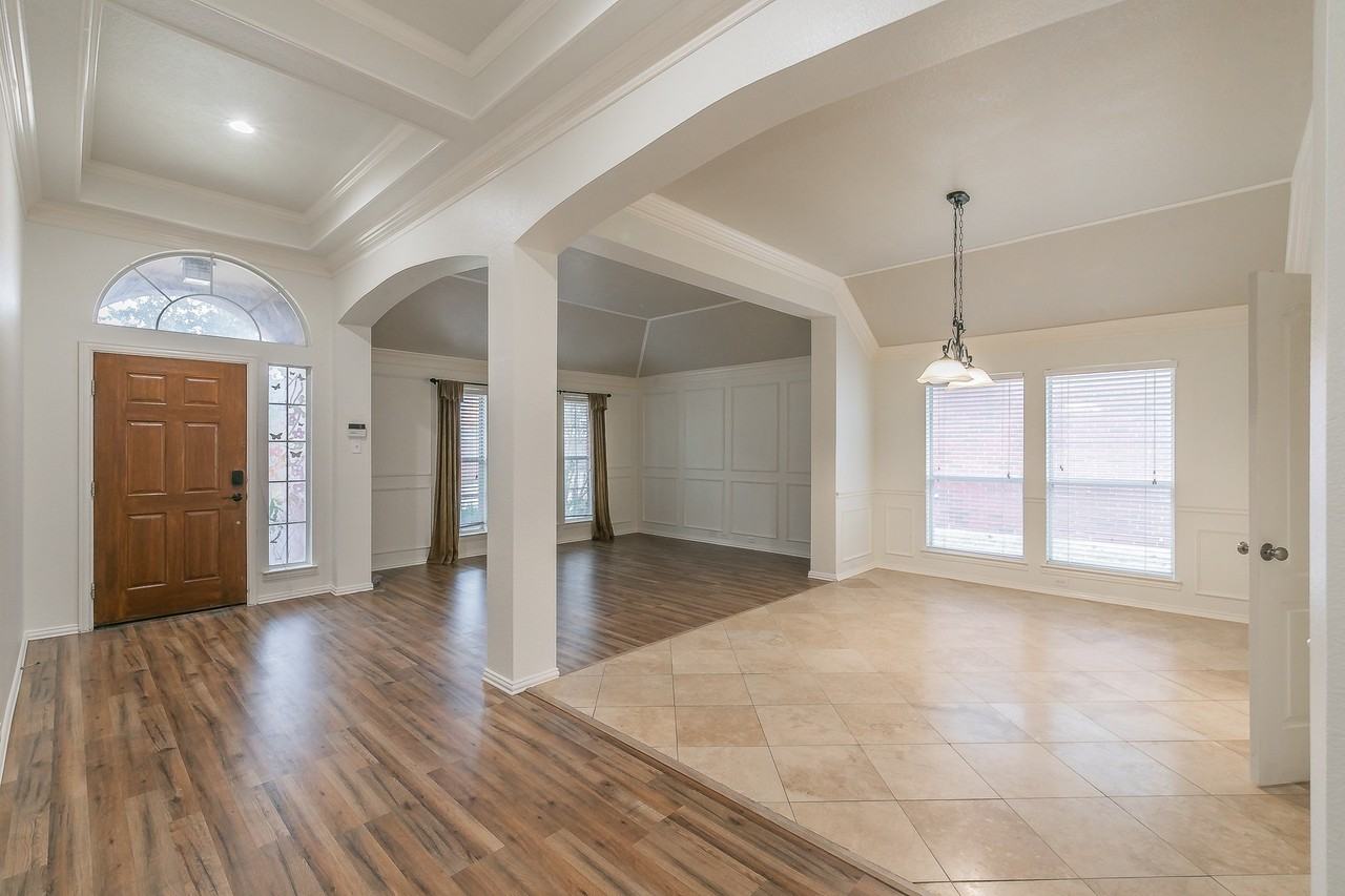 4633 Baldwin Ln - Photo 2 of 38