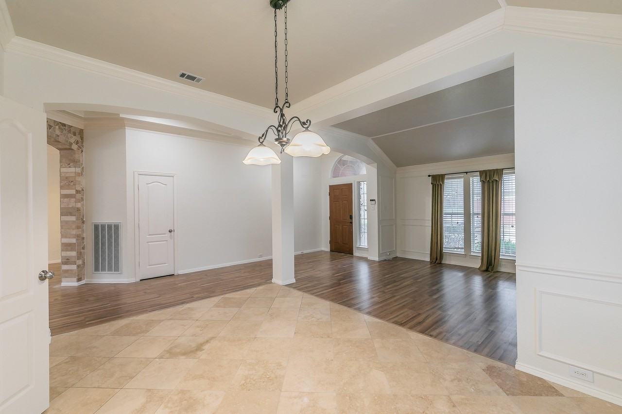 4633 Baldwin Ln - Photo 3 of 38