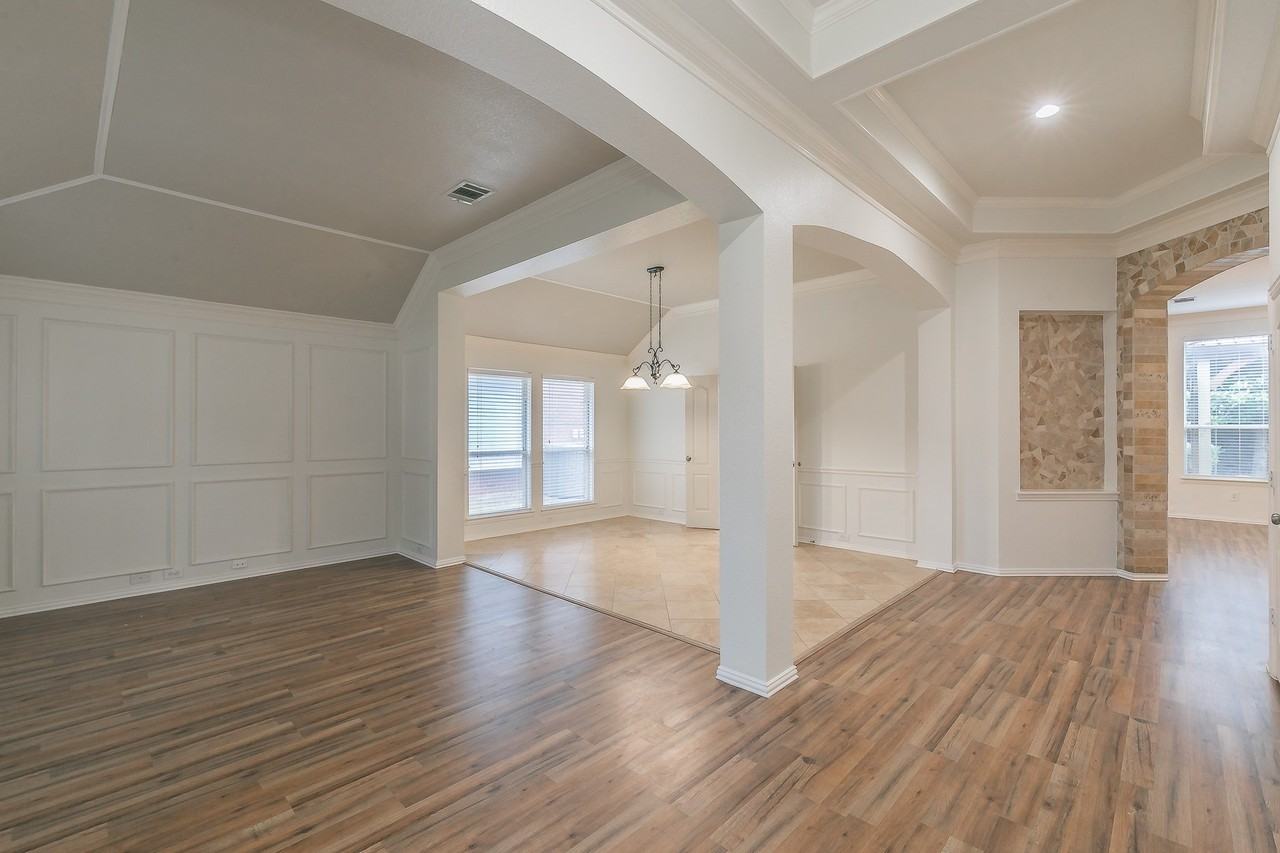 4633 Baldwin Ln - Photo 4 of 38